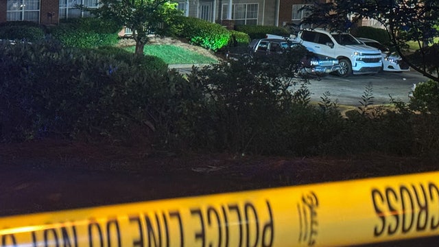 Woman hospitalized after shooting at SW Atlanta apartment complex