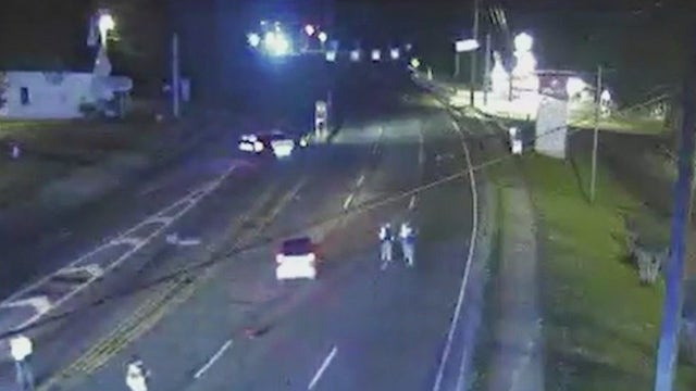 Pedestrian killed in overnight crash at Kennesaw intersection