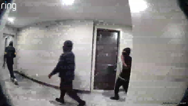 Masked thieves held man at gunpoint during Atlanta apartment, police say