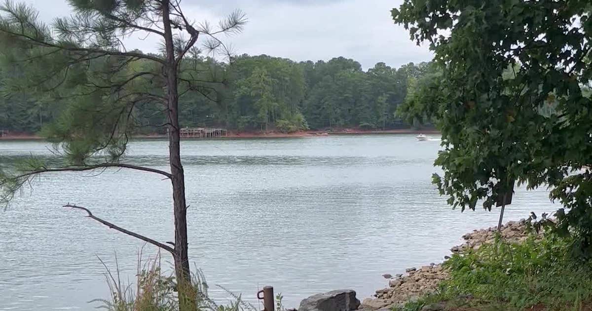 5 people injured during boat explosion at Lake Lanier