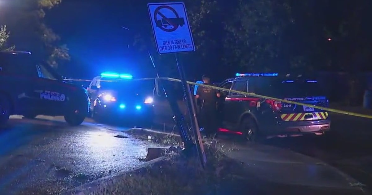 Man shot to death inside SW Atlanta apartment, police say | FOX 5 Atlanta