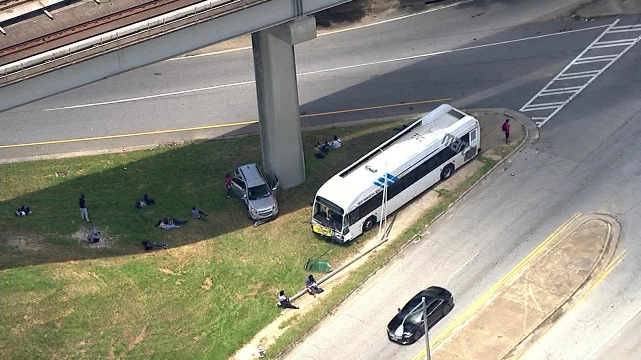 MARTA bus involved in collision with car in downtown Atlanta - Vimarsana News