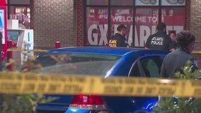 Man shot at NW Atlanta gas station, police looking for shooters