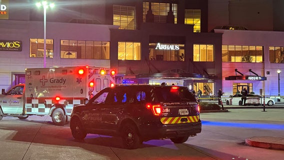 Man wounded in shootout outside Phipps Plaza movie theater