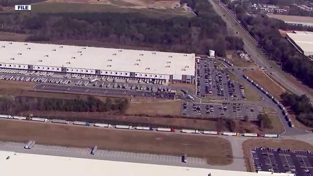 Fire reported at troubled Palmetto USPS facility