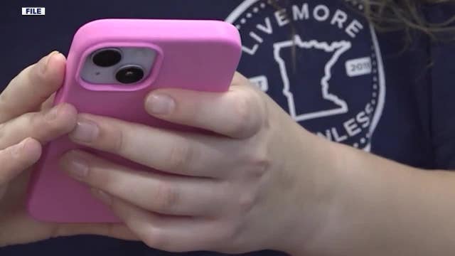 Georgia lawmakers advance high school cellphone ban bill