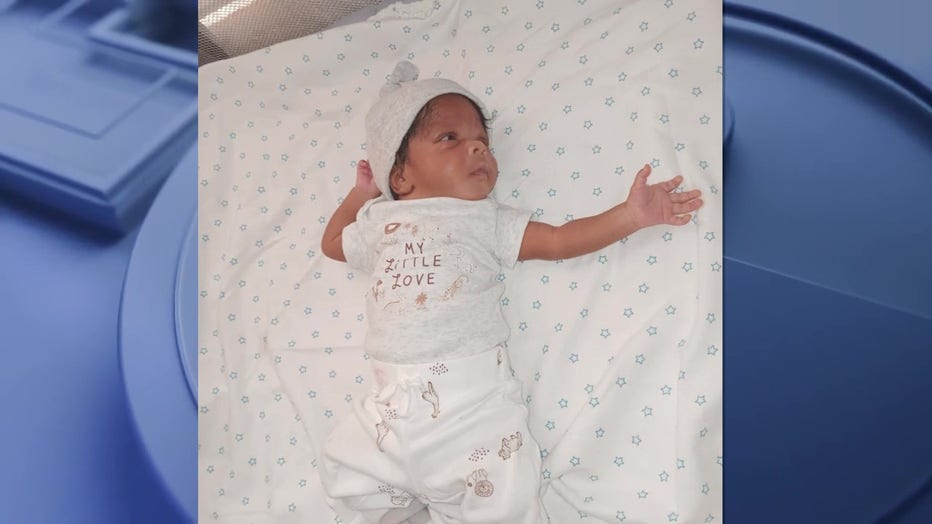 South Fulton police officers help to save the life of an infant who could not breathe.