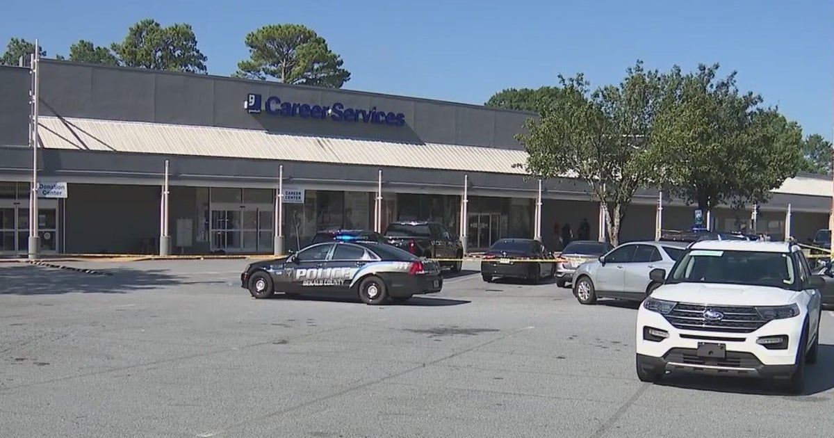 Shooting under investigation on Colombia Drive in Decatur | FOX 5 Atlanta