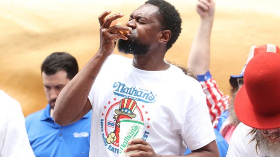 Clayton County man places 8th in annual Nathan's Hot Dog Eating Contest