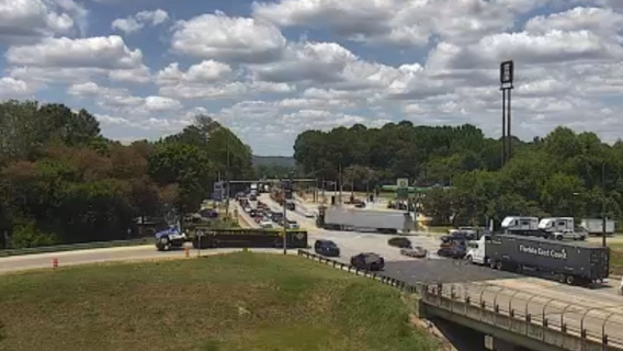 Traffic Alert: Lanes blocked near I-285SB, Donald Lee Hollowell Parkway