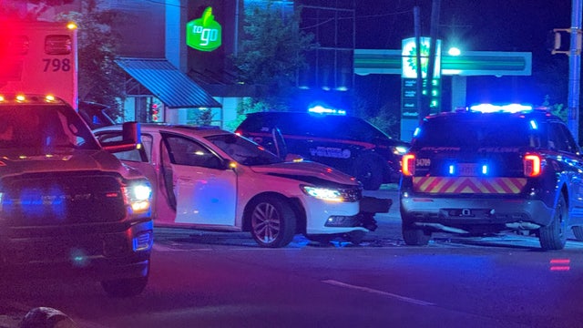 APD investigating crash involving police cruiser at SW Atlanta intersection