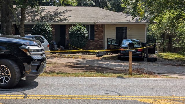 Man found shot to death on lawn near Sweetwater Park Saturday morning