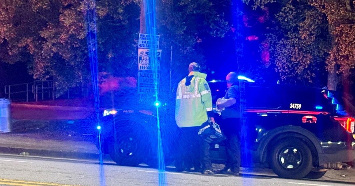 Officer placed in ambulance after crash in SW Atlanta | FOX 5 Atlanta
