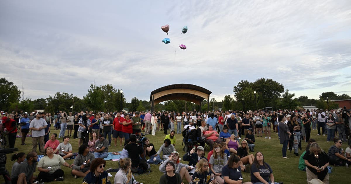 PHOTOS: Vigil for Apalachee High School victims | Sept. 4, 2024 | FOX 5 ...