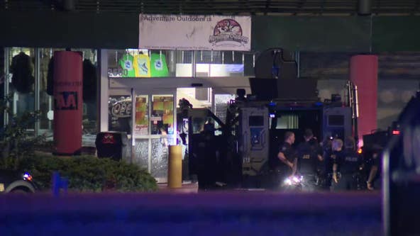 Suspected gun store burglar killed in shootout with police in Smyrna; 2 officers injured