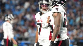 Bijan Robinson scores 2 TDs; Falcons beat Panthers 38-20 for 3rd straight victory vs. NFC South foe