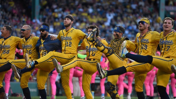 Savannah Bananas bring banana ball to Truist Park for first time