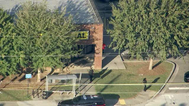 Man shot during attempt to thwart robbery at southwest Atlanta store