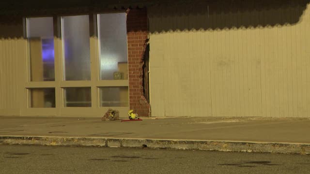 Driver arrested after crashing into nail salon on Roswell Road, police say