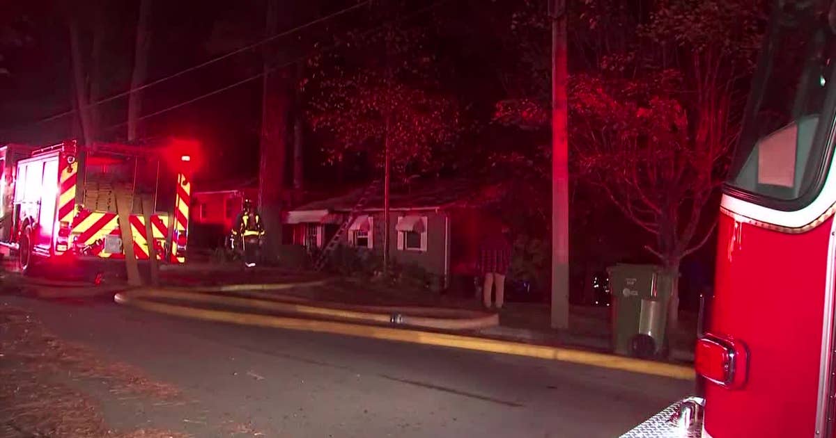 Family escapes overnight house fire in NW Atlanta | FOX 5 Atlanta