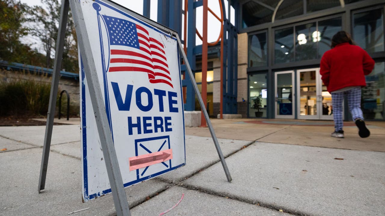 FBI investigating bomb threats at Georgia polling places FBI investigating bomb threats at Georgia polling places