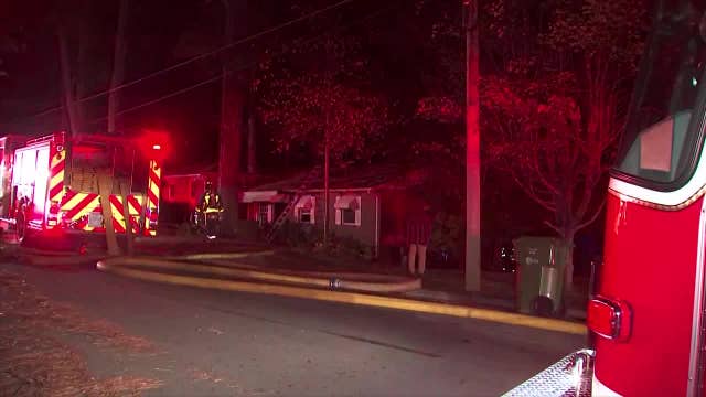 Family escapes overnight house fire in NW Atlanta