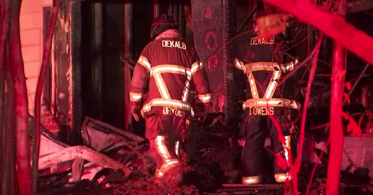 Family escapes burning home in DeKalb County | FOX 5 Atlanta