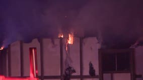 South Fulton Camelot Condominiums catch fire