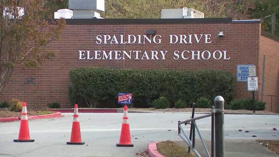 Parents rally to save Spalding Drive, Parklane elementary schools from imminent closure