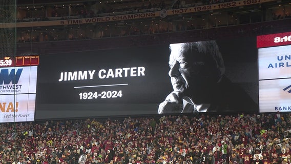Moment of silence for former President Jimmy Carter held before the Falcons-Commanders game