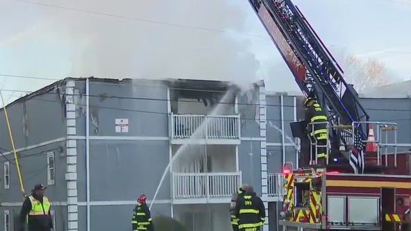 Large College Park apartment building fire displaces residents Friday morning
