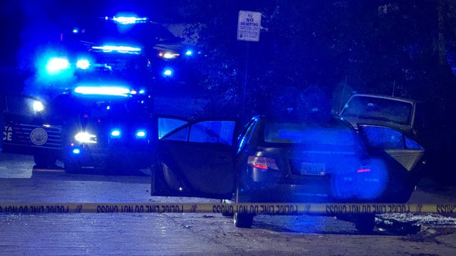 Man shot while eating food in parked car in SW Atlanta early Monday morning