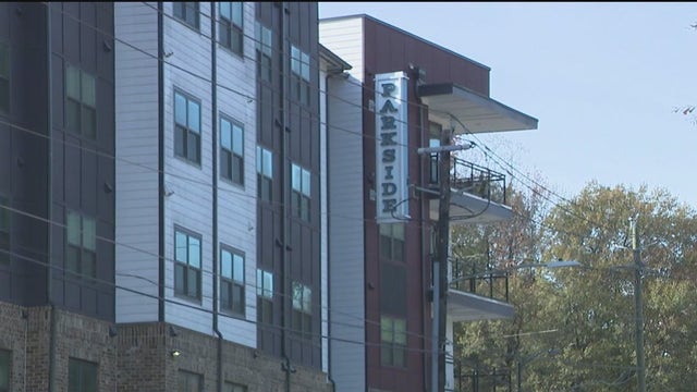 Man robbed at gunpoint inside Atlanta apartment complex; suspects on the loose