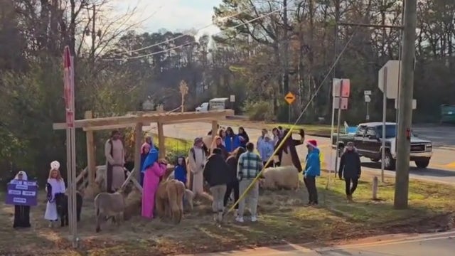 Living nativity scene in Cherokee County spreads Christmas joy