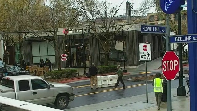 Atlanta police investigating possible smash-and-grab at Lululemon store