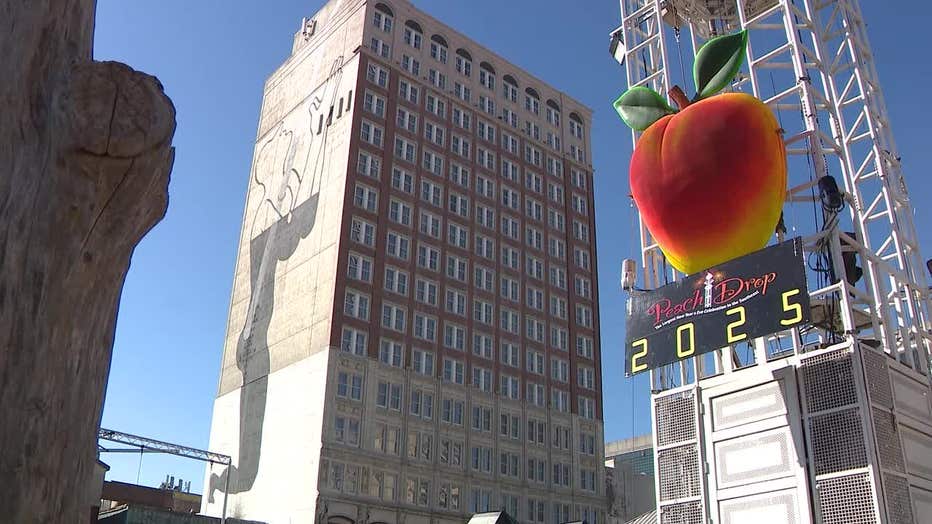 Peach Drop Tens of thousands expected in downtown Atlanta to ring in 2025 FOX 5 Atlanta