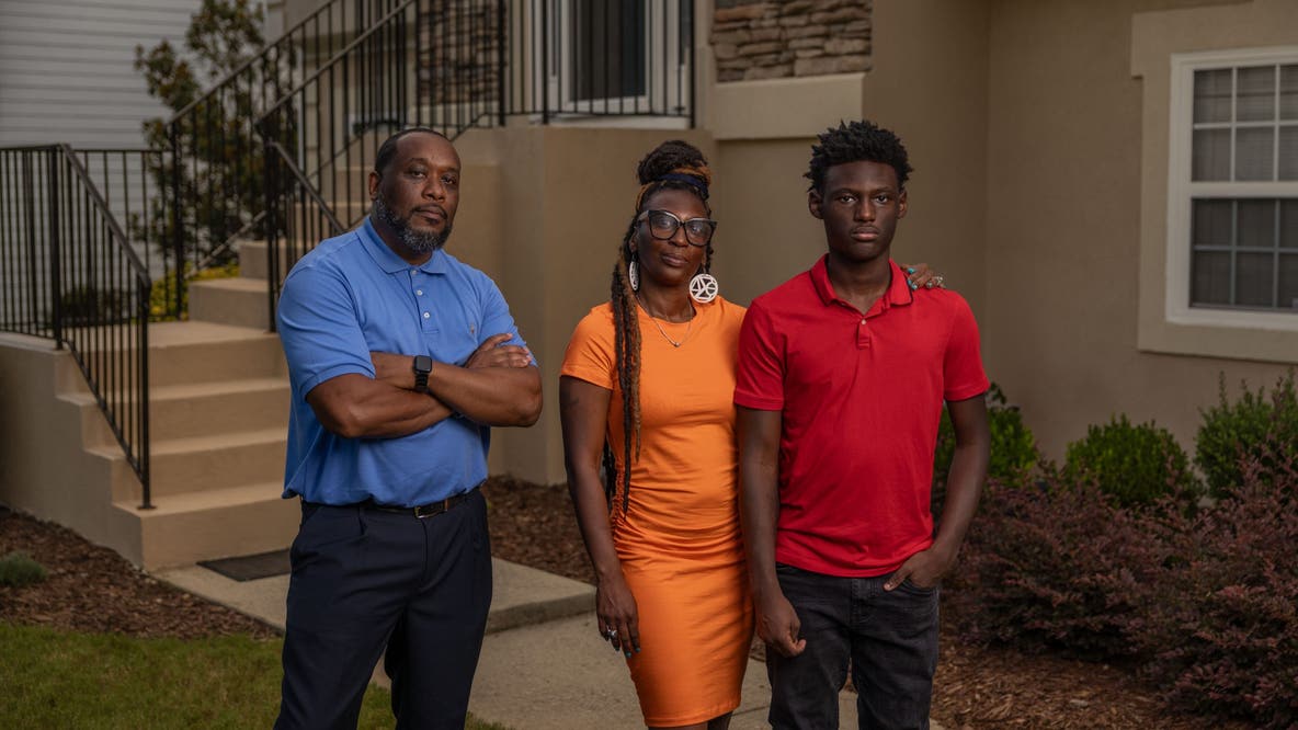 Atlanta family can sue FBI agent over wrong-house raid, court rules