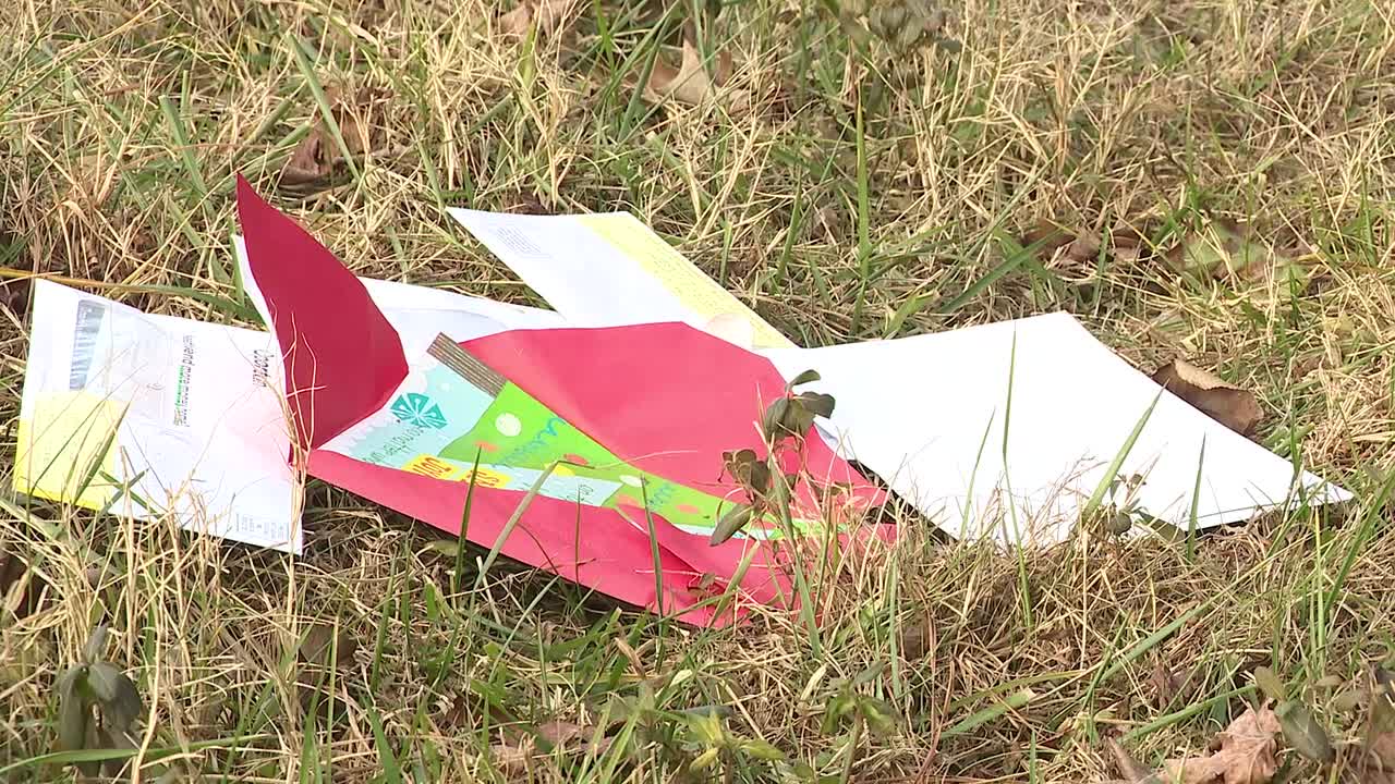 Mail on interstate: Georgia pastor finds thousands of pieces of