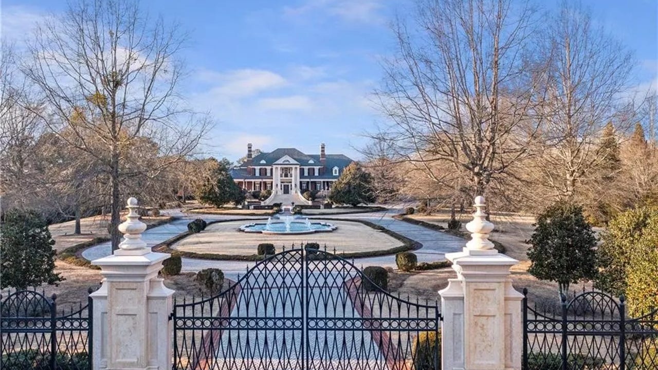 Former NBA star Dwight Howard selling Atlanta mansion