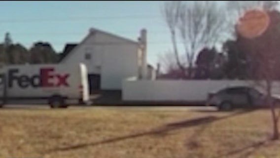 Thief tricks FedEx driver into giving new iPhones with fake ID, say DeKalb police.