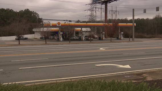 Man found shot at South Fulton gas station, police investigating