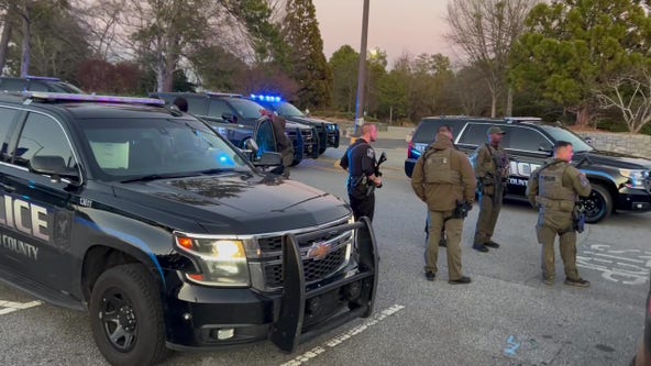 Stone Mountain Park shooting: Man fires shots at peak, shoots self during police confrontation