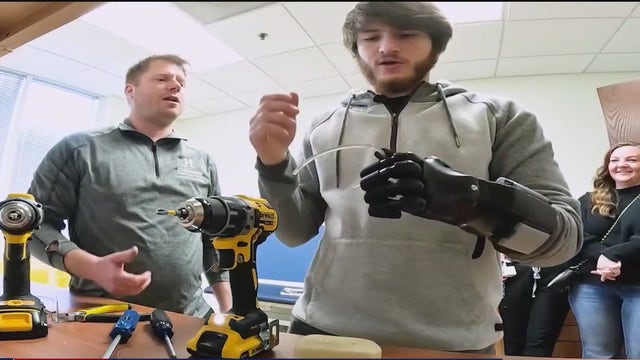 Teen wrestler without hand defying odds using high-tech prosthetic