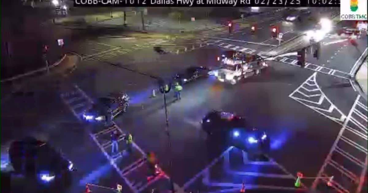 4 injured in car crash on Dallas Highway in Cobb County | FOX 5 Atlanta