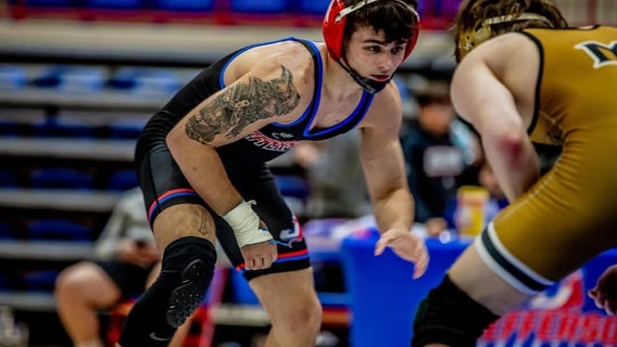 ‘Freak accident’ breaks neck of high school wrestler during state championship