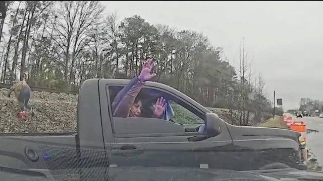 Dash cam video shows South Fulton Police in tense pursuit of wanted fugitive