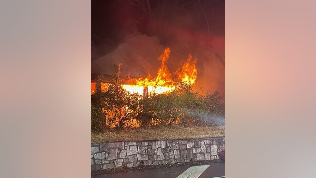 1 rescued from burning abandoned house in Gwinnett County