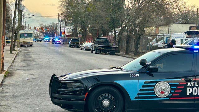 4 shot in Lakewood Heights shooting; Atlanta police investigating