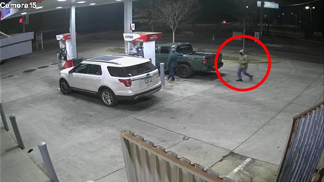 Suspect attacks victim in armed robbery at Atlanta gas station, police say