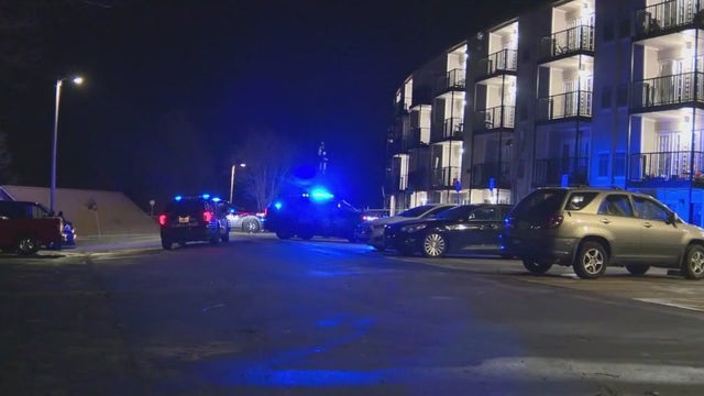 Woman in critical condition after stabbing in NW Atlanta Monday night